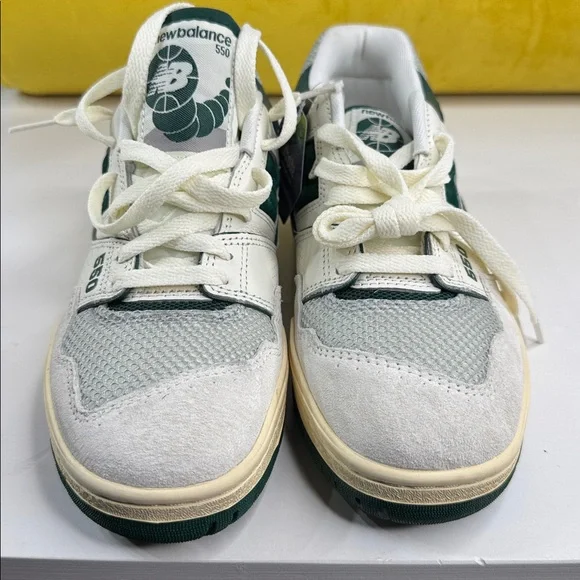 NWT • New Balance • Green 550 Sneaks • Size 6.5 Men/8 Women • 💚🤍 - Picture 11 of 16